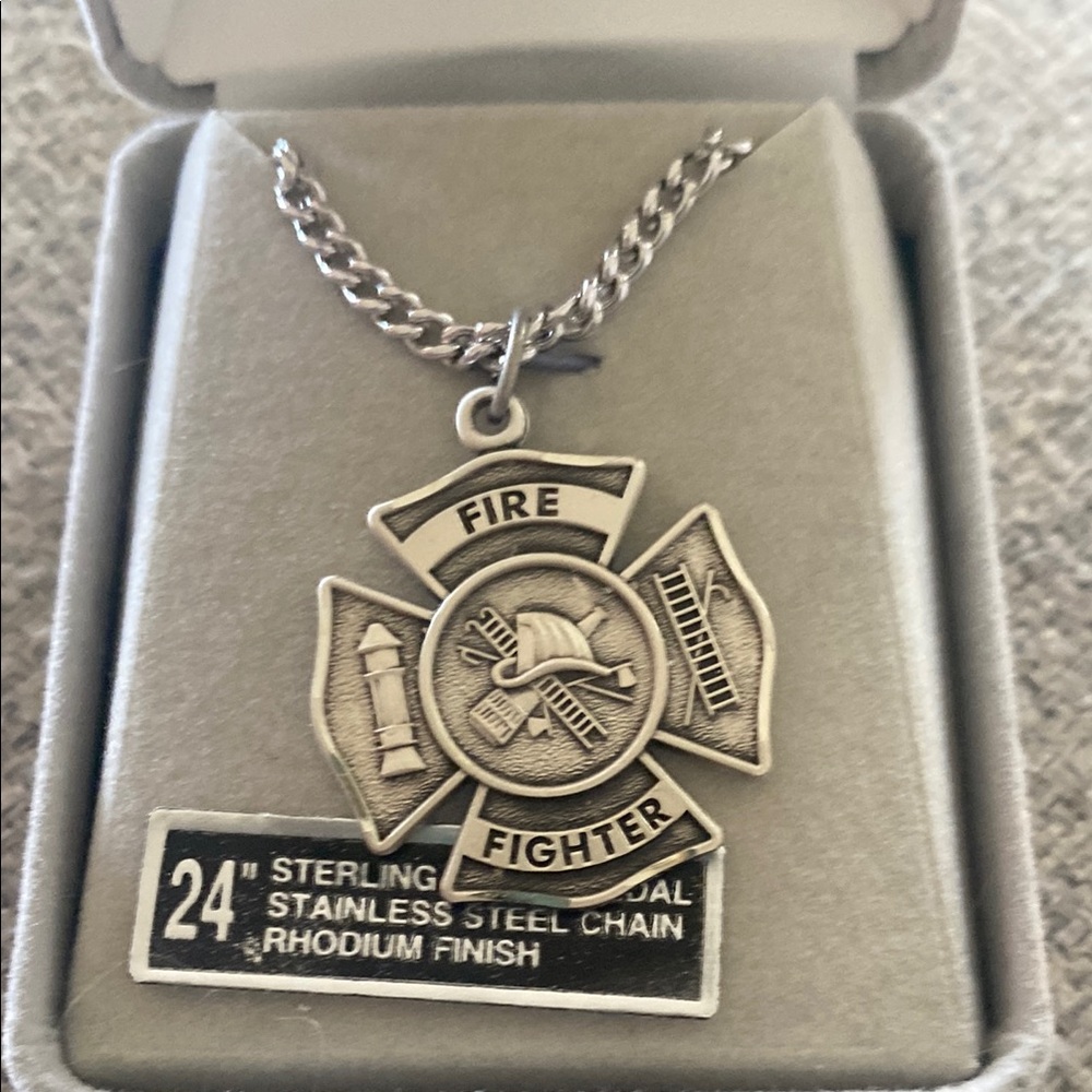 Firefighter Pendant Necklace - Silver - Picture 2 of 5